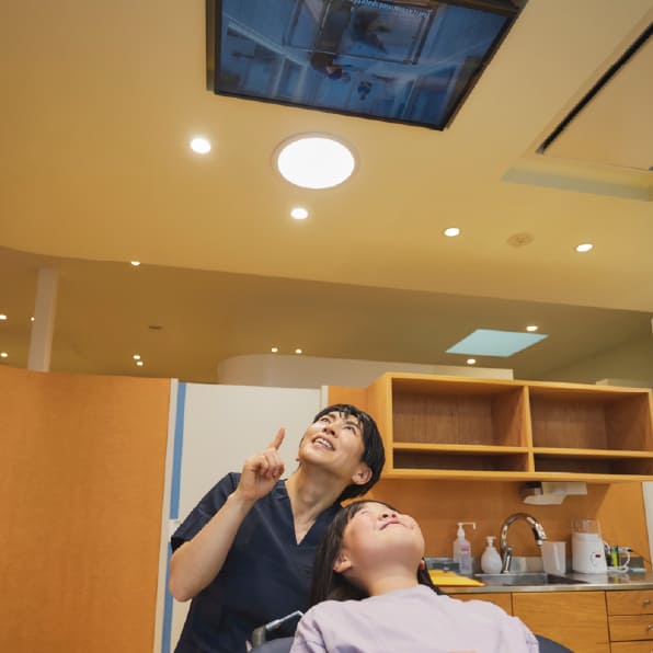 になこども歯科 動画を見ながら治療を受けられます イメージ1