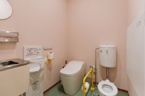 になこども歯科 おむつ交換台・ベビーキープ完備 イメージ1